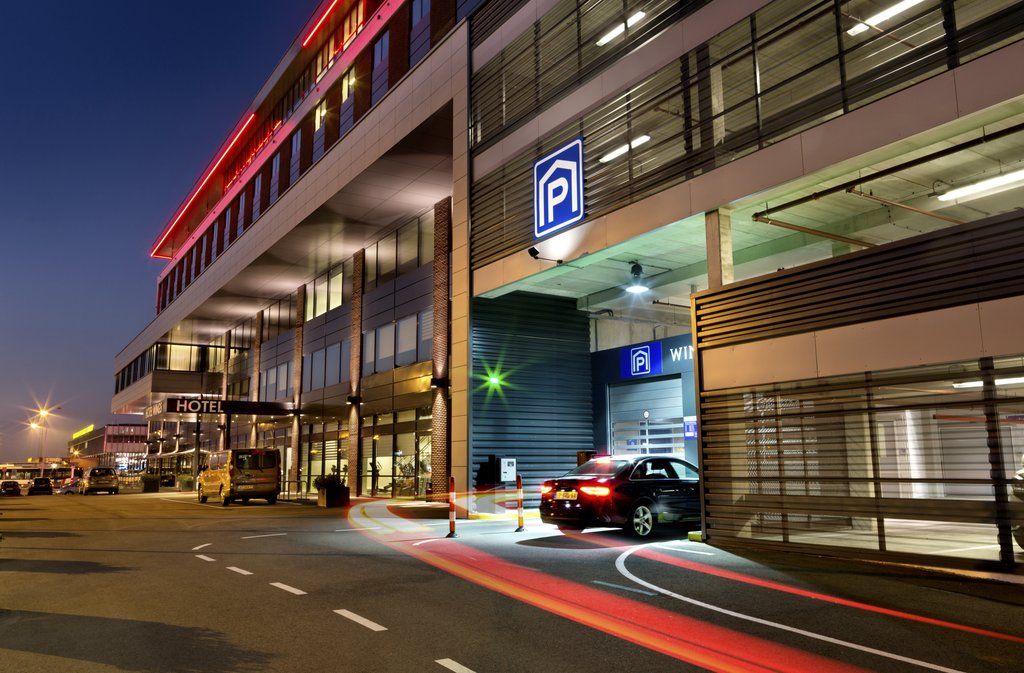 Parkeren Rotterdam Airport Hotel Wings www.bouwgroepmoonen.nl